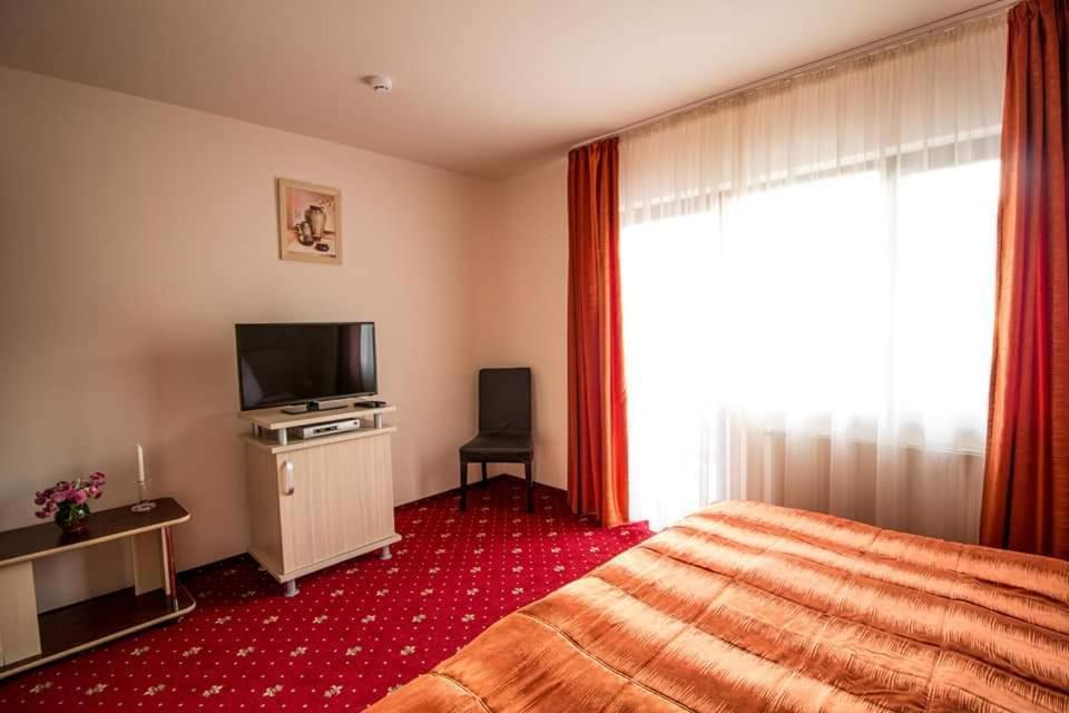Pensiunea Perla Neamtului Minastirea Neamt Exteriér fotografie